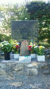 09 いのはな慰霊碑2